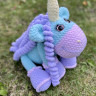 Вязаная крючком плюшевая игрушка Единорожка (сидит) мята-лаванда. Рост 52 см фото 2 — CRYSTAL SHOP