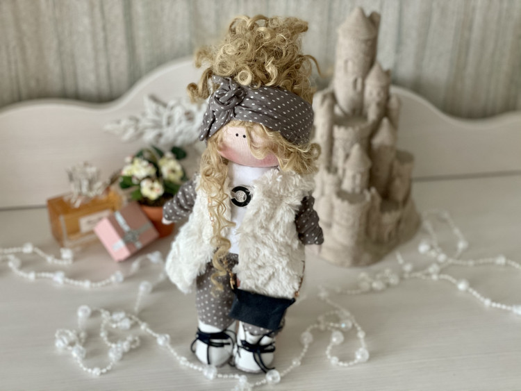 Кукла коллекционная интерьерная текстильная Chanel — CRYSTAL SHOP