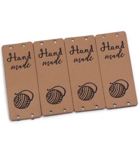 Бирка нашивка кожаная Hand Made клубок. Вертикальная. Коричневая (1 шт) фото 1 — CRYSTAL SHOP