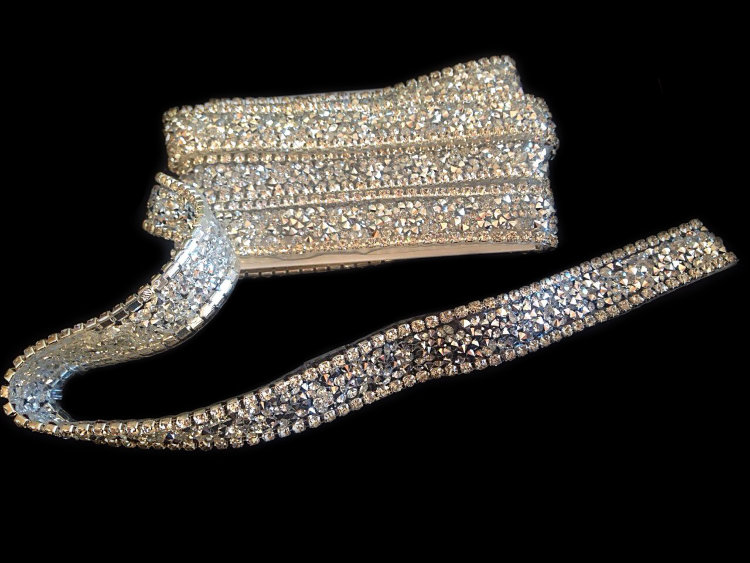 Костюм цеп декор. Стразы конусные на термо клеевой основе. Цвет Сrystal. Цена за 90 см — CRYSTAL SHOP