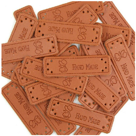 Бирка нашивка кожаная Hand Made девочка. Горизонтальная. Коричневая (1 шт) — CRYSTAL SHOP